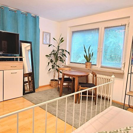 Doppelzimmer 2 I Geteiltes Bad & Kueche I Mit Dem Zug Nur 4 Min Bis Zum Hauptbahnhof Φράιμπουργκ Εξωτερικό φωτογραφία