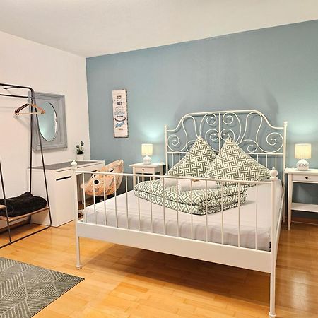 Doppelzimmer 2 I Geteiltes Bad & Kueche I Mit Dem Zug Nur 4 Min Bis Zum Hauptbahnhof Φράιμπουργκ Εξωτερικό φωτογραφία