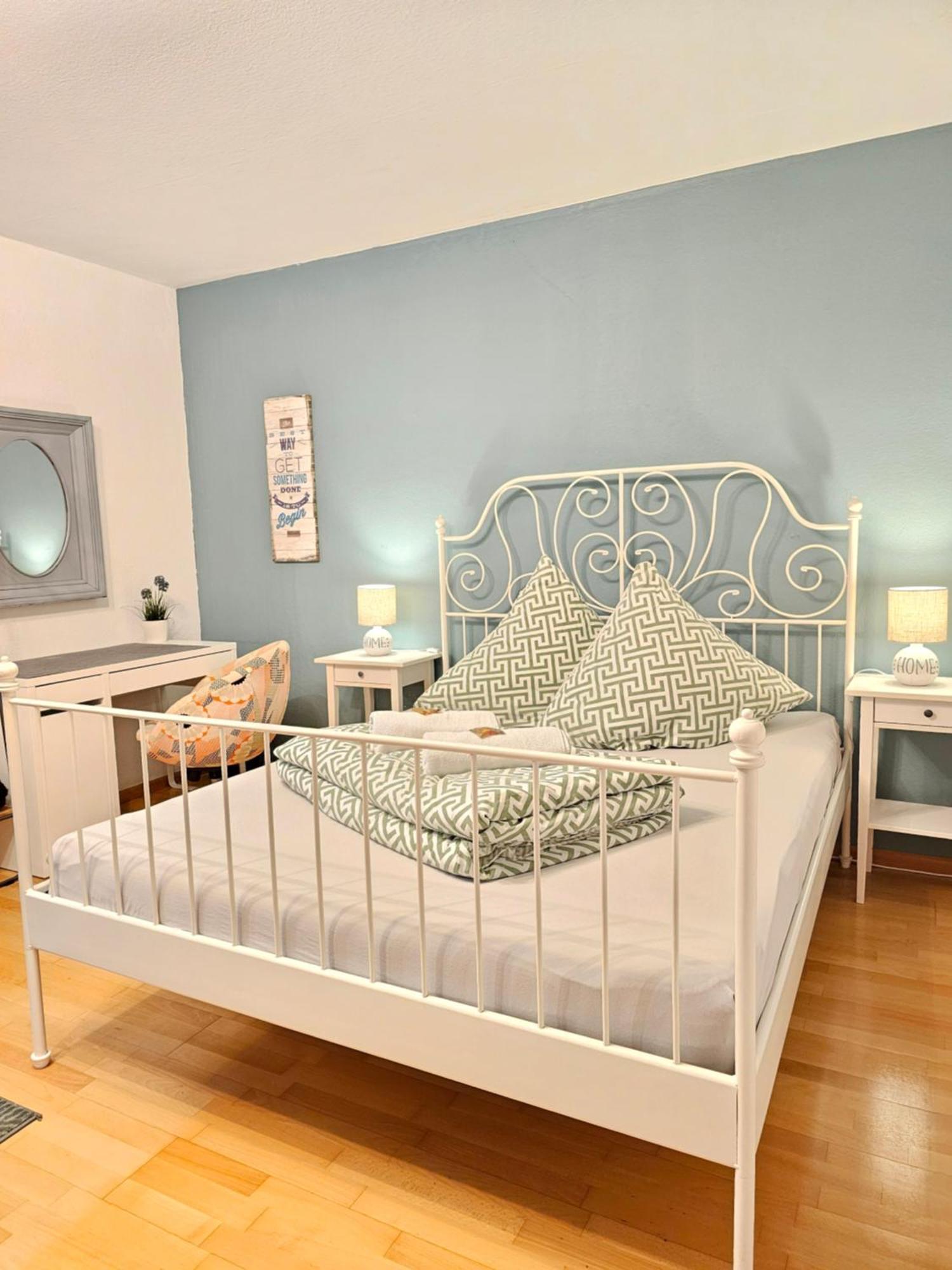 Doppelzimmer 2 I Geteiltes Bad & Kueche I Mit Dem Zug Nur 4 Min Bis Zum Hauptbahnhof Φράιμπουργκ Εξωτερικό φωτογραφία