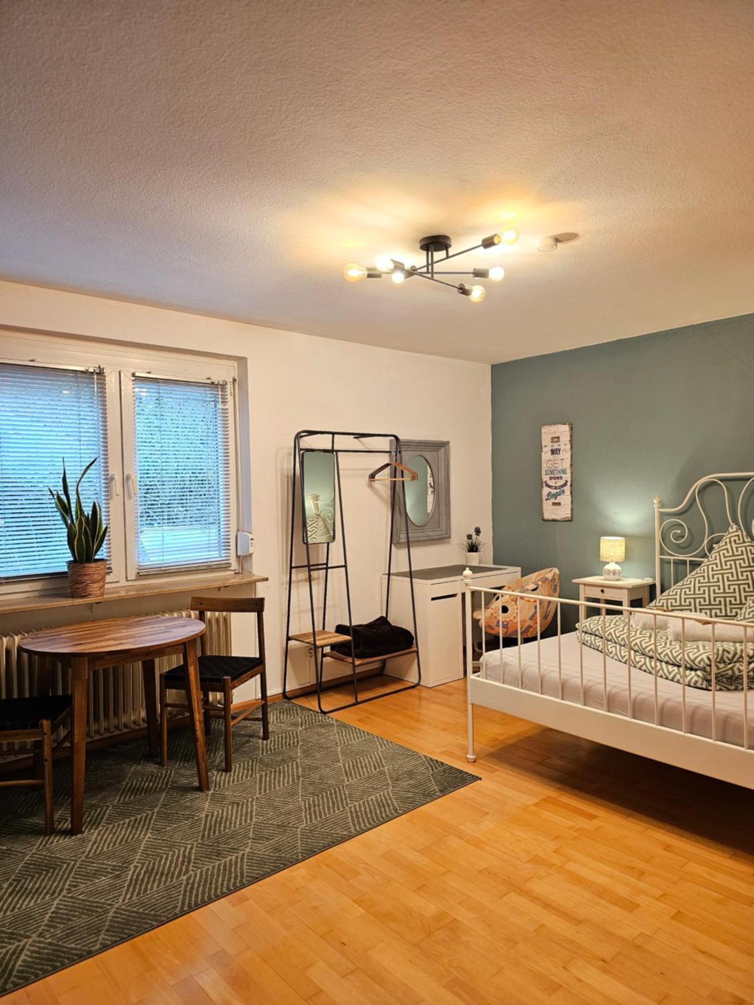 Doppelzimmer 2 I Geteiltes Bad & Kueche I Mit Dem Zug Nur 4 Min Bis Zum Hauptbahnhof Φράιμπουργκ Εξωτερικό φωτογραφία